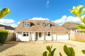 12, Solent Drive, New Milton BH25 7AW
