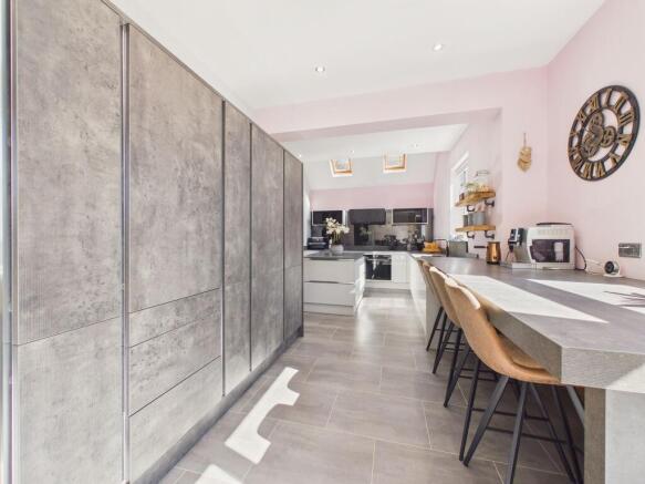 Breakfasting Kitchen