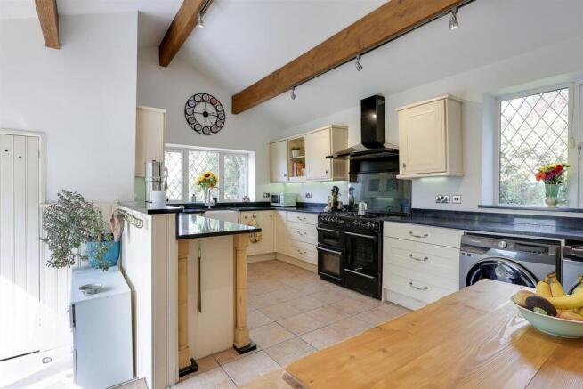 2 bed Detached for sale Image 5