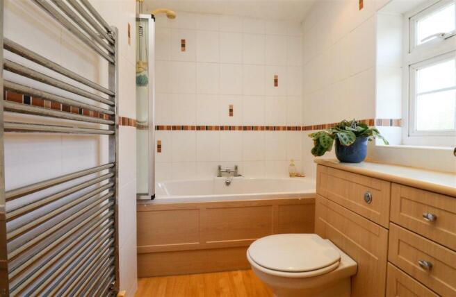 En Suite Bathroom