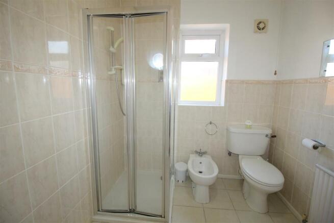 Hesketh Road, 14 - Bathroom 3.JPG