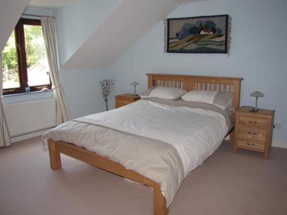 BEDROOM 2
