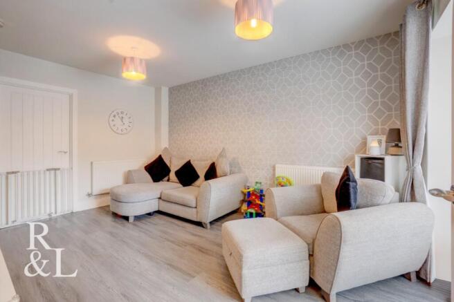 14 Headstock (13).jpg