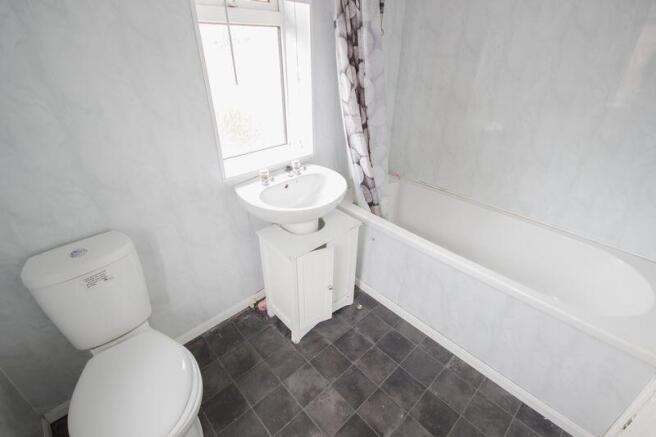 3 bed Semi-Detached to rent Image 8