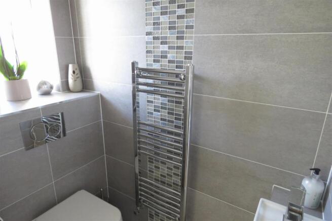 CLOAKROOM.JPG