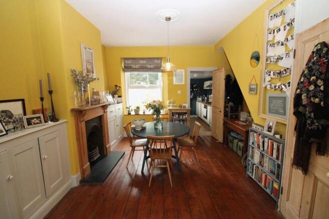 Open plan livi...