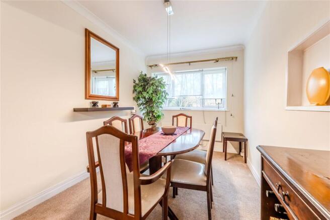 3 bed Apartment for sale Image 4