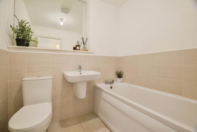 4 bed Semi-Detached for sale Image 12
