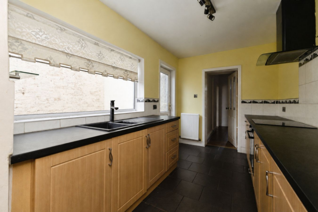 5 bed Terraced for sale Image 8