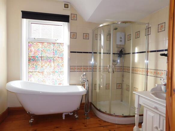 bath/shower room