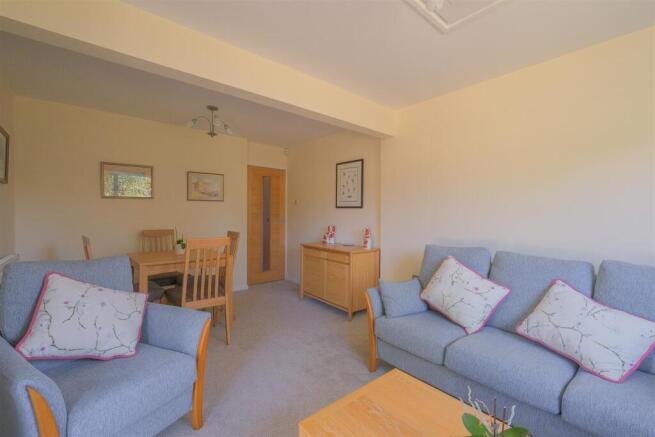 2 bed Semi-Detached Bungalow for sale Image 4
