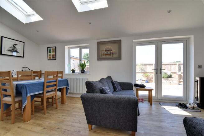 3 bed Semi-Detached for sale Image 10