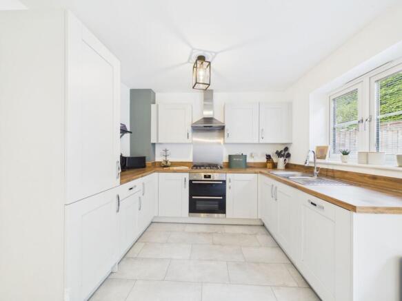 4 bed Detached for sale Image 4