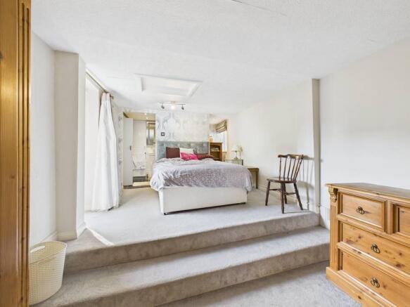 3 bed Terraced for sale Image 8