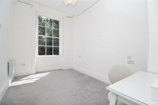 2 bed Apartment to rent Image 10