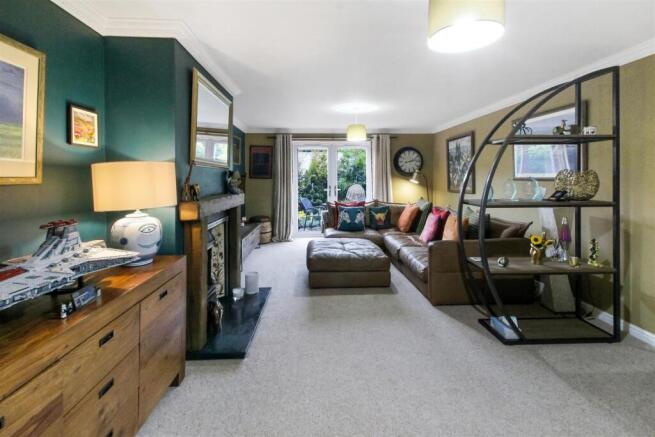 4 bed Detached for sale Image 5