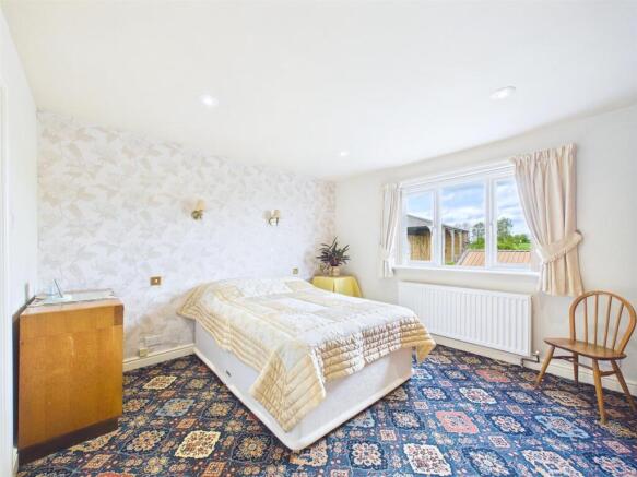 Bedroom 1.jpg