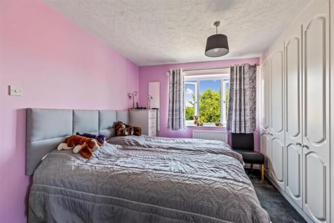 Bedroom 1 (2).jpg