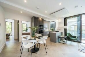 8, 180 Almanac House, East Hill, London SW18 2HD