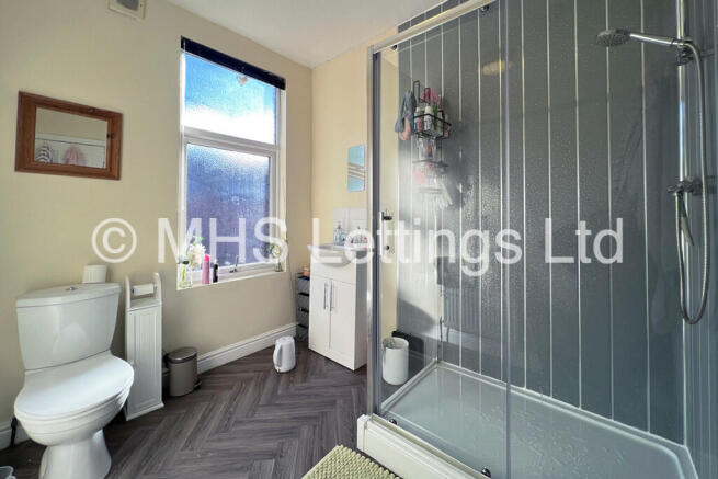 3 bed Terraced to rent Image 7