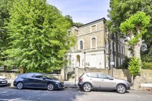 18d, Cambridge Gardens, London NW6 5AY