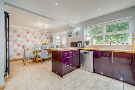 Cambridge Chase, Gomersal