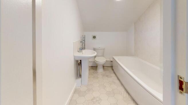 4 bed Flat to rent Image 12