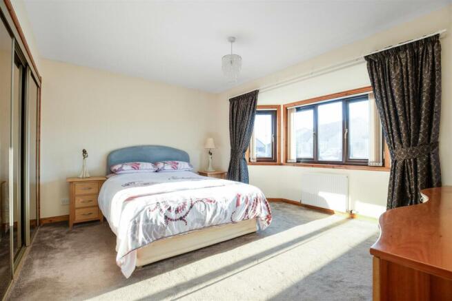 26 Greenacres Kingseat11.jpg