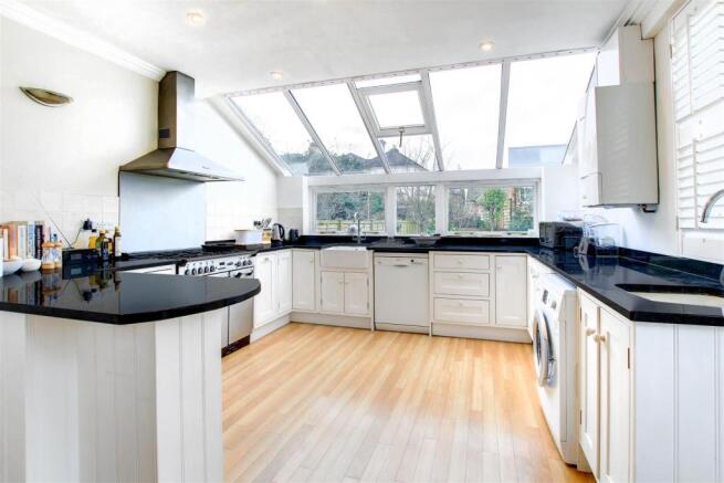 KITCHEN.jpg