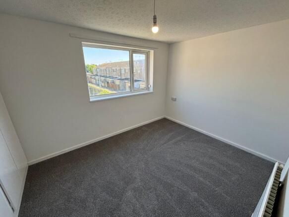 2 bed Terraced to rent Image 4