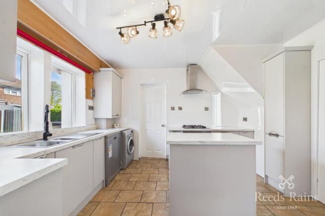 3 bed Semi-Detached for sale Image 7