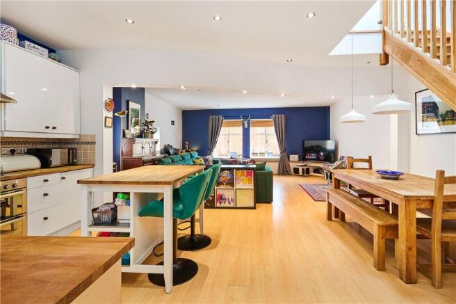 3 bed Penthouse for sale Image 5