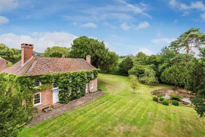 house. estate agency Cranleigh Barhatch Farm