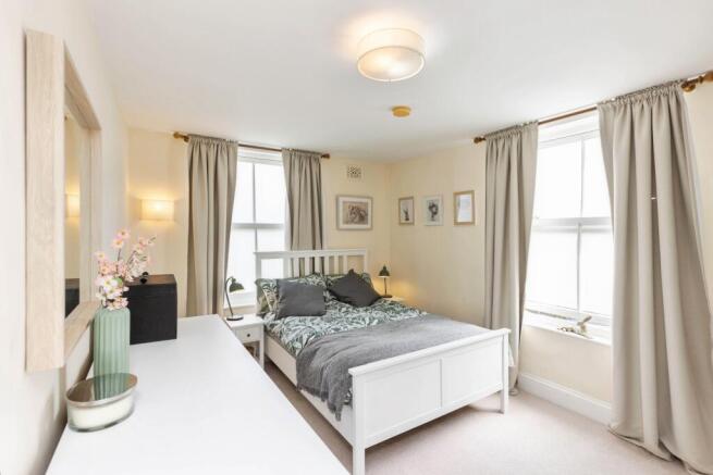 4 bed Detached for sale Image 10