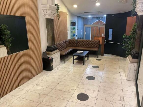 Studio to rent Image 9