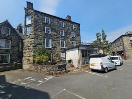 Star House, Meyrick Street, Dolgellau LL40 1LN