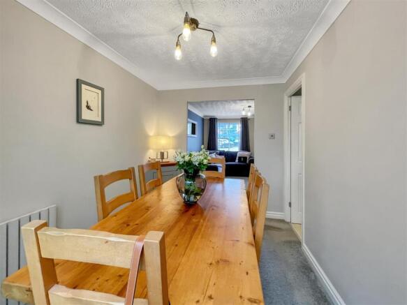 Horseshoe Close, Cosby, Leicester photo 5