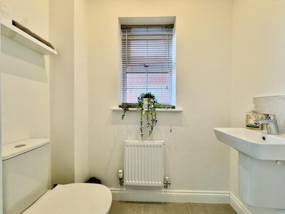 3 bed Semi-Detached for sale Image 10