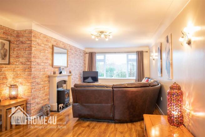 LOUNGE:
