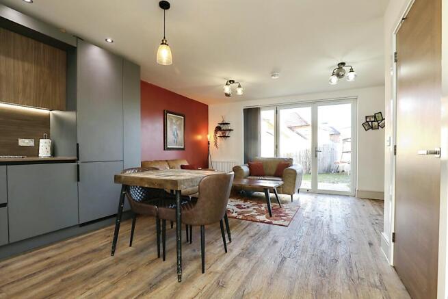 Lounge/Dining Room