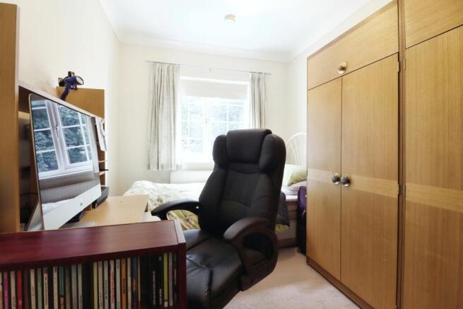 2 bed Terraced to rent Image 5