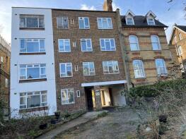 2, 215 Cholmeley Close, Archway Road, Hornsey, London N6 5BP
