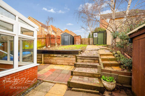 Chart Hills Close, Thamesmead