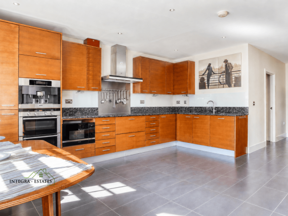 Large Kitchen Keston WIlberforce court BR2