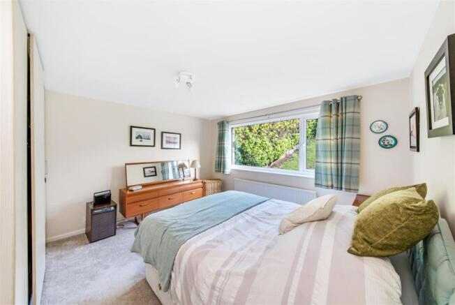 Bedroom 1.jpg