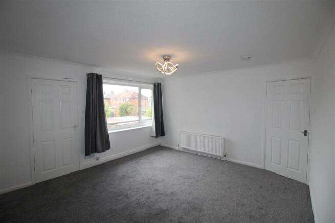Sinclaire Court, 9 Lounge 1.JPG