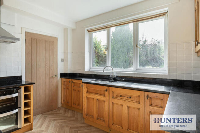 4 bed Detached for sale Image 7