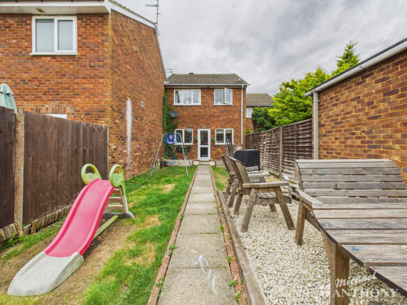 CAM03852G0-PR0352-STILL014