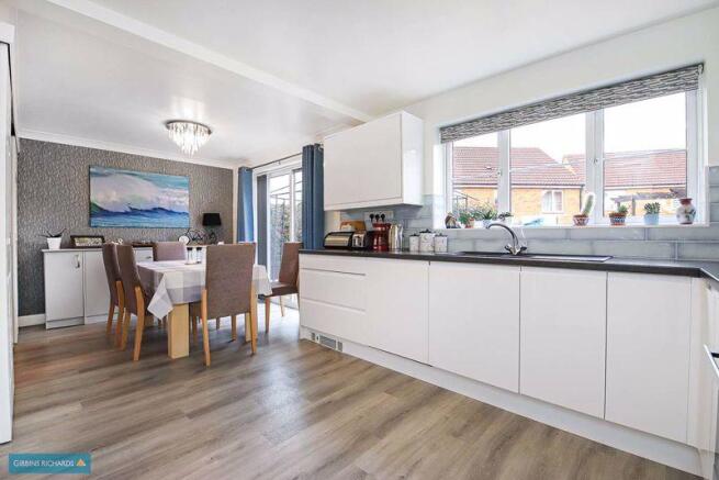 Kitchen/Dining...