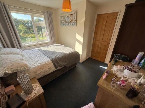 3 bed Semi-Detached for sale Image 10